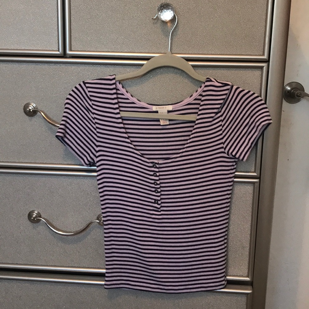 Low cut forever 21 T-shirt